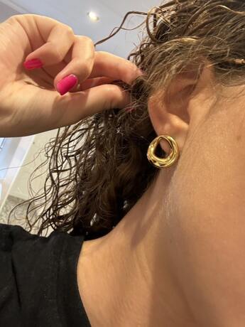 Pendiente con circulo hueco para mujer