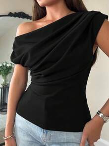 Blusa de corte elegante.