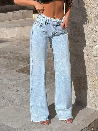 Pantalones con diseño desilachado