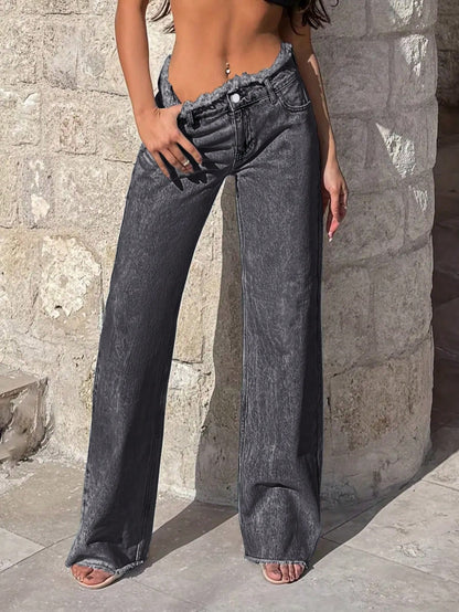 Pantalones con diseño desilachado