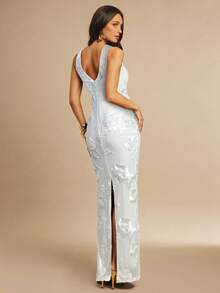 Vestido con bordado floral