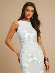 Vestido con bordado floral