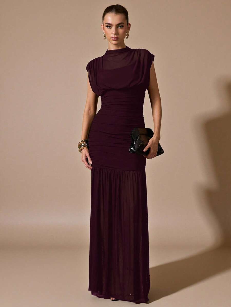 Vestido envolvente con pliegues