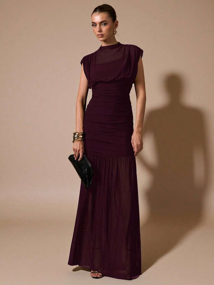 Vestido envolvente con pliegues