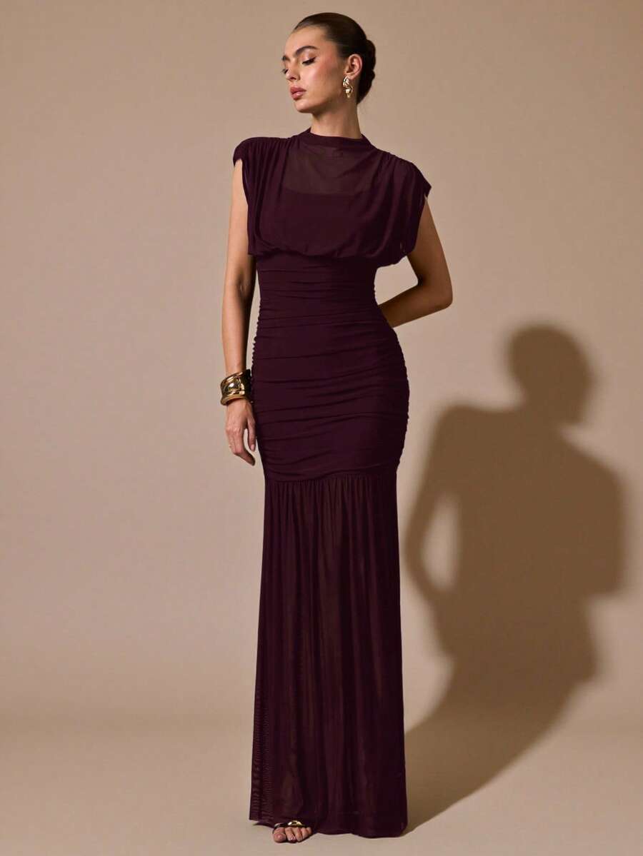 Vestido envolvente con pliegues
