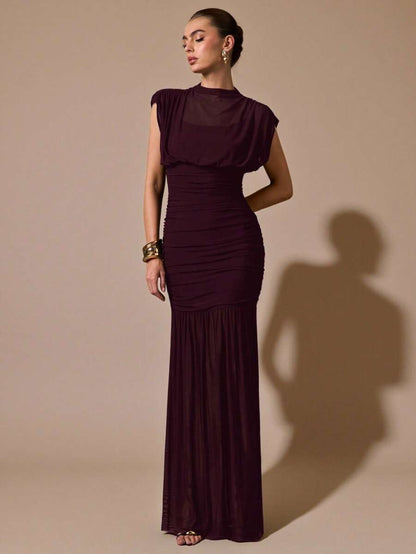 Vestido envolvente con pliegues
